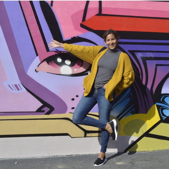 Meet your Posher, Martha - Picture 2 of 4